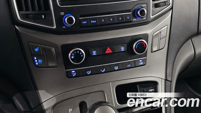 Hyundai Starex 2020 — photo 17