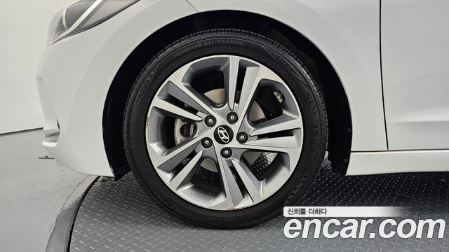 Hyundai AVANTE 2017 — photo 5