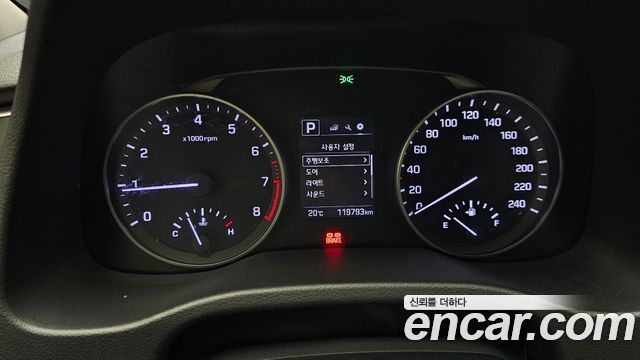 Hyundai AVANTE 2017 — photo 11