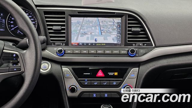 Hyundai AVANTE 2017 — photo 20