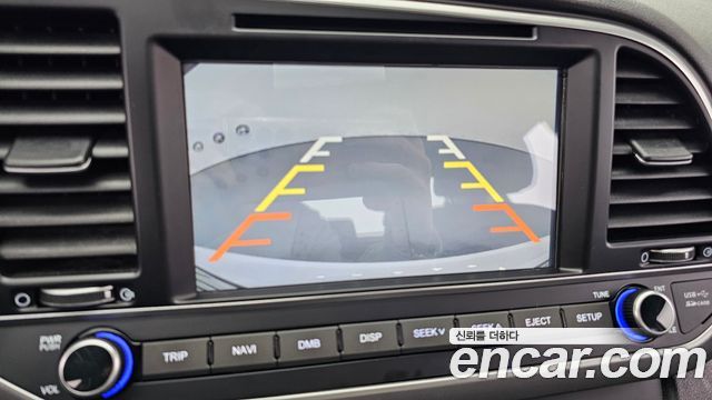 Hyundai AVANTE 2017 — photo 21