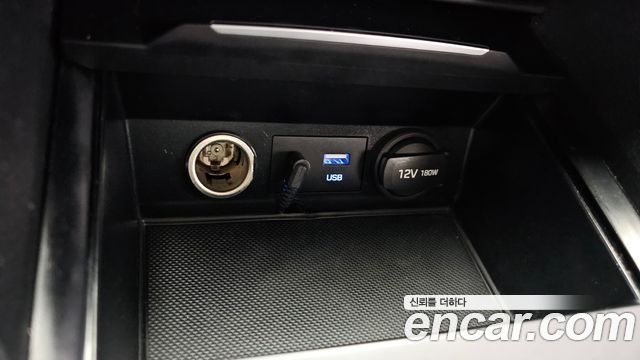 Hyundai AVANTE 2017 — photo 27