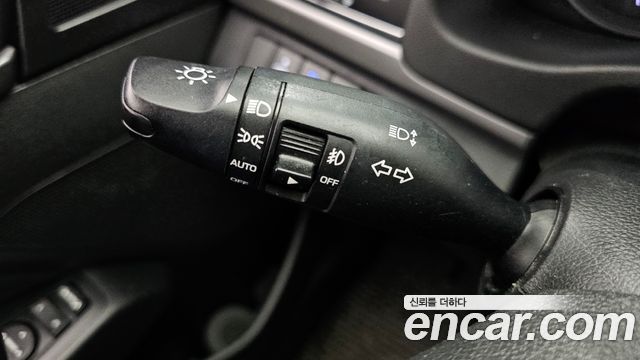 Hyundai AVANTE 2017 — photo 29