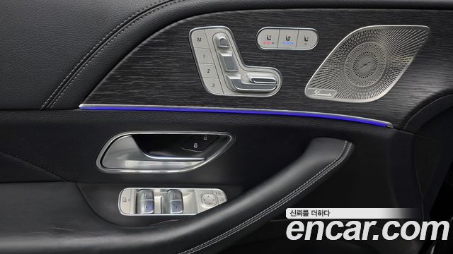 Mercedes-Benz GLS-Class 2021 — photo 17
