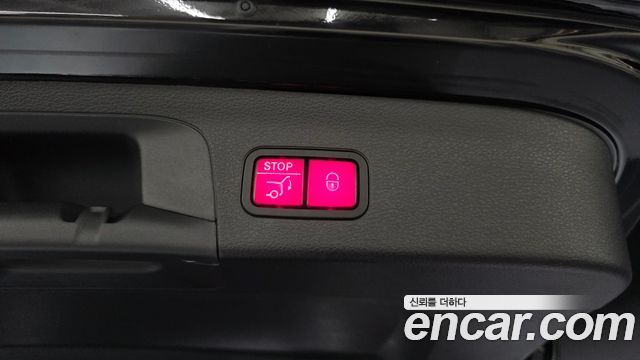 Mercedes-Benz GLS-Class 2021 — photo 28