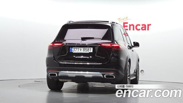 Mercedes-Benz GLE-Class 2023 — photo 4