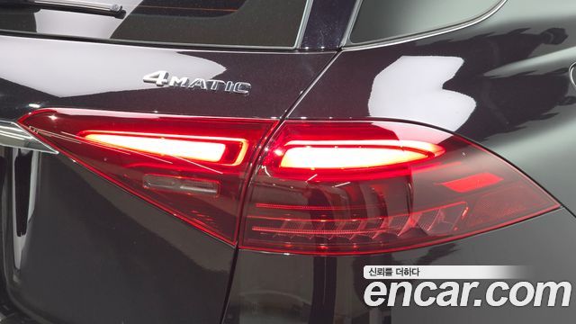 Mercedes-Benz GLE-Class 2023 — photo 9