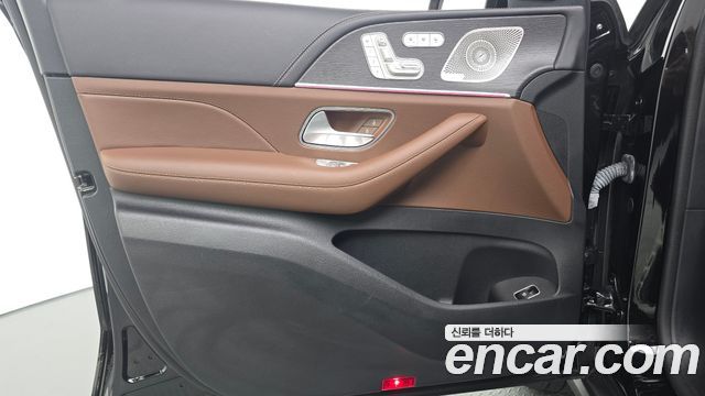 Mercedes-Benz GLE-Class 2023 — photo 14