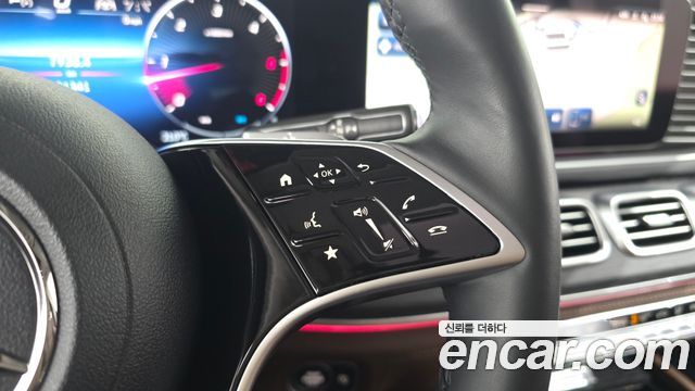 Mercedes-Benz GLE-Class 2023 — photo 28