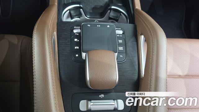 Mercedes-Benz GLE-Class 2023 — photo 32