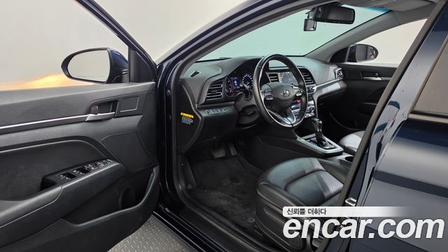 Hyundai AVANTE 2019 — photo 10