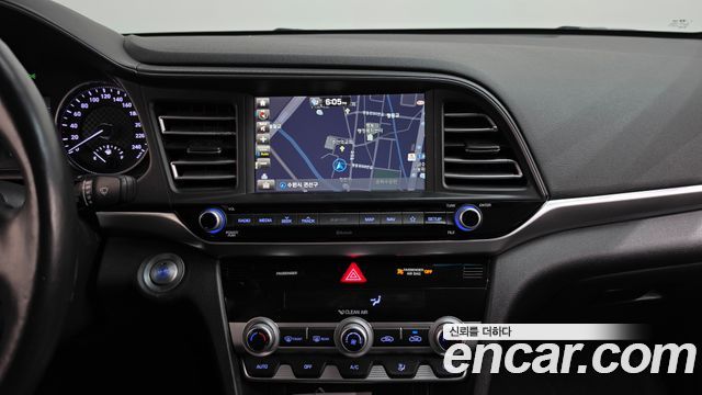 Hyundai AVANTE 2019 — photo 13