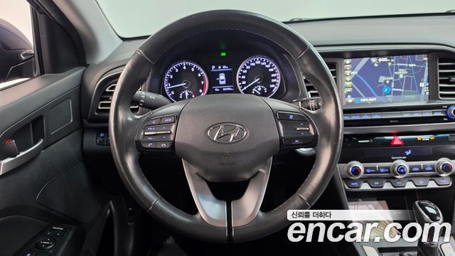 Hyundai AVANTE 2019 — photo 14