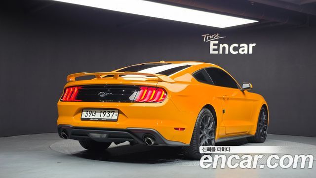 Ford Mustang 2019 — photo 2