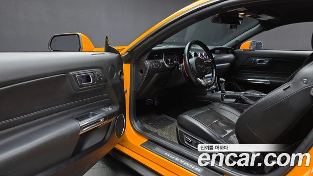 Ford Mustang 2019 — photo 10