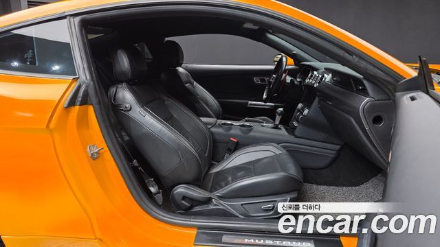 Ford Mustang 2019 — photo 11