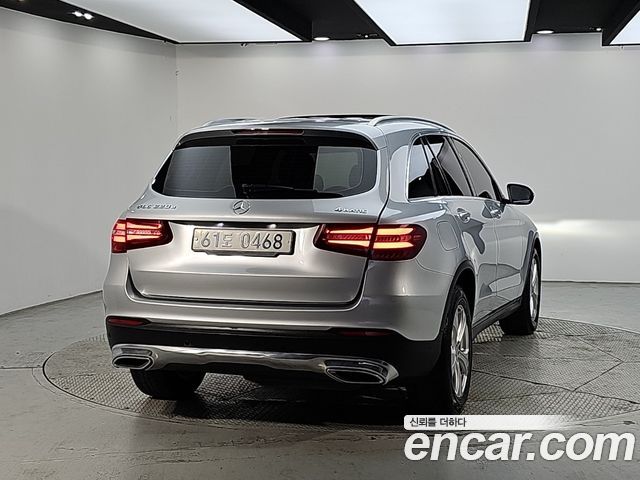 Mercedes-Benz GLC-Class 2016 — photo 4