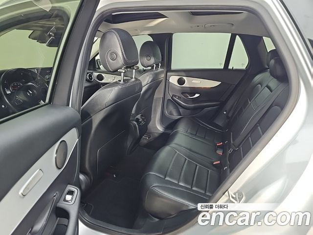 Mercedes-Benz GLC-Class 2016 — photo 12