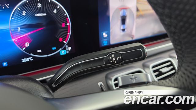 Mercedes-Benz GLE-Class 2023 — photo 12