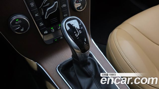 Volvo V40 2017 — photo 9