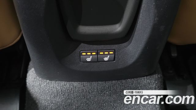 Volvo V40 2017 — photo 18