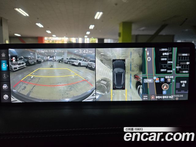 Genesis GV70 2023 — photo 11