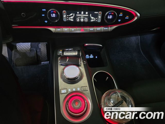 Genesis GV70 2023 — photo 12