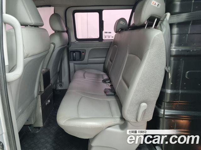 Hyundai Starex 2016 — photo 8