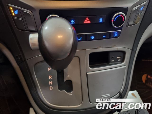 Hyundai Starex 2016 — photo 12