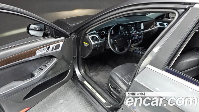 Genesis G80 2017 — photo 17