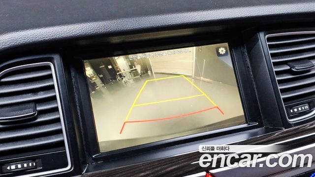 Genesis G80 2017 — photo 21