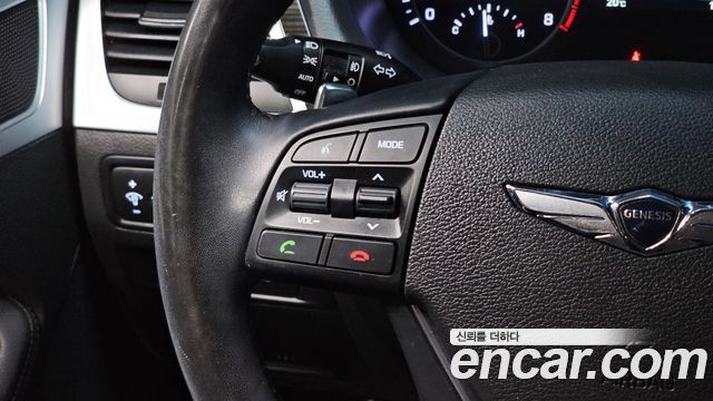 Genesis G80 2017 — photo 22