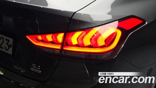 Genesis G80 2017 — photo 9