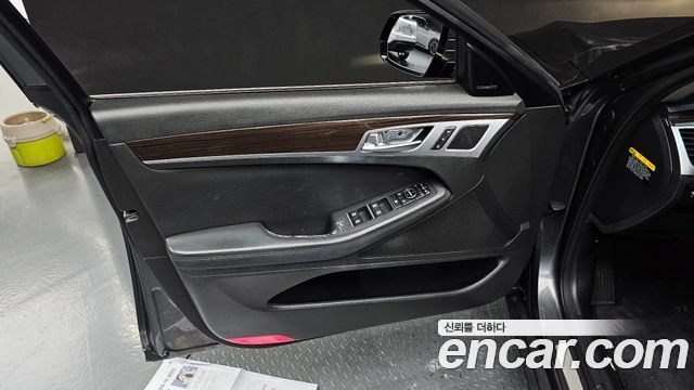 Genesis G80 2017 — photo 14