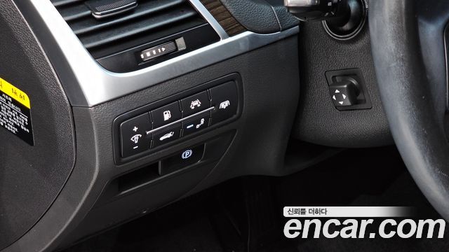 Genesis G80 2017 — photo 29