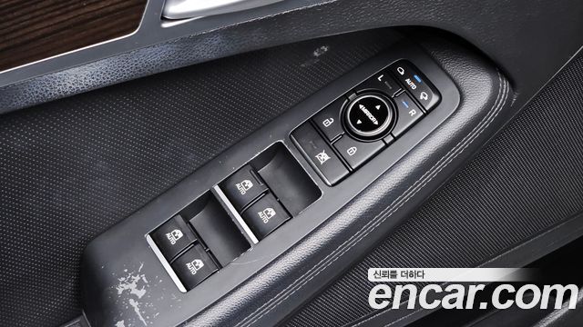 Genesis G80 2017 — photo 30
