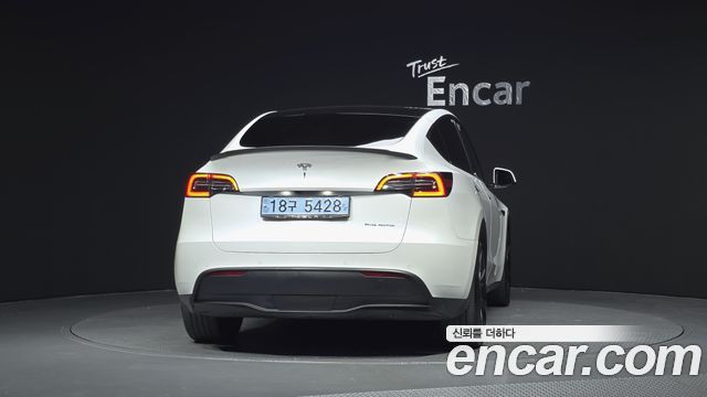 Tesla Model Y 2021 — photo 4