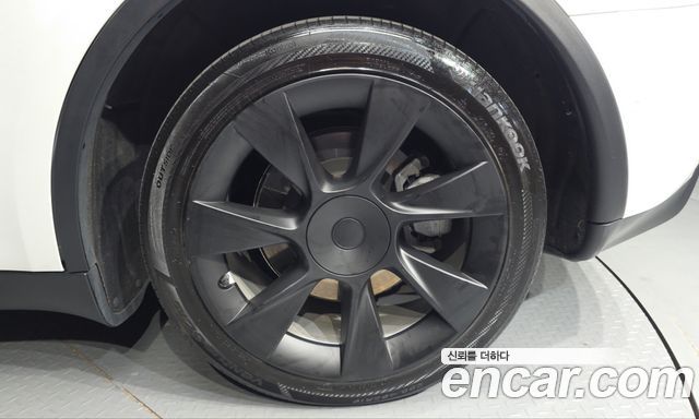 Tesla Model Y 2021 — photo 5