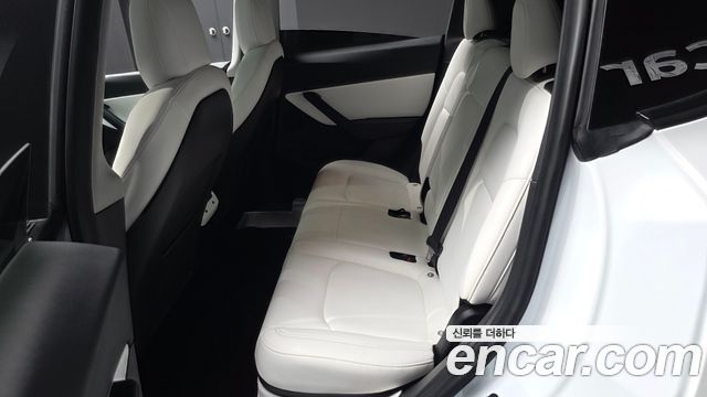 Tesla Model Y 2021 — photo 17