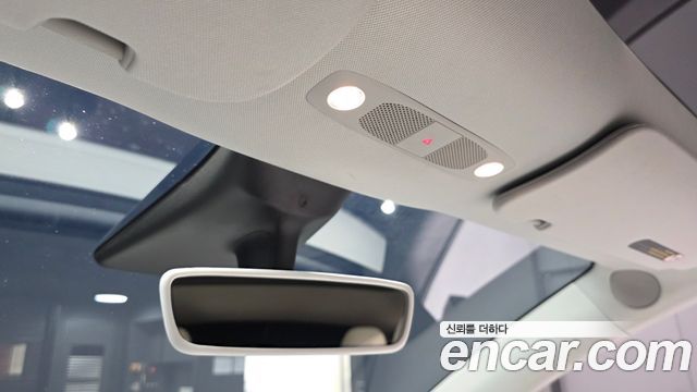 Tesla Model Y 2021 — photo 23