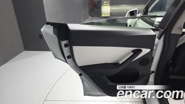 Tesla Model Y 2021 — photo 15