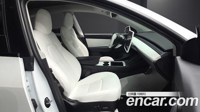 Tesla Model Y 2021 — photo 16