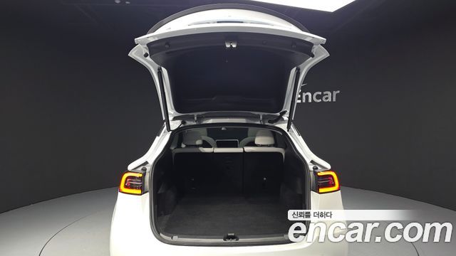 Tesla Model Y 2021 — photo 32