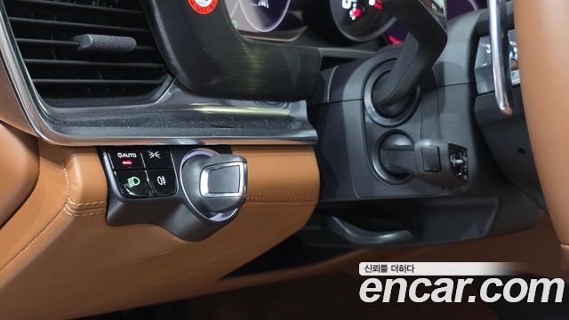 Porsche Panamera 2021 — photo 21