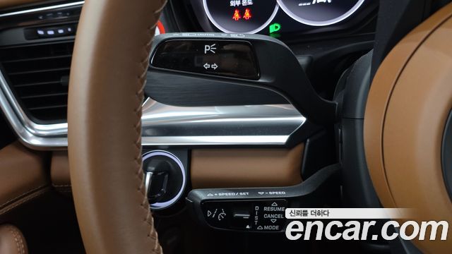 Porsche Panamera 2021 — photo 22