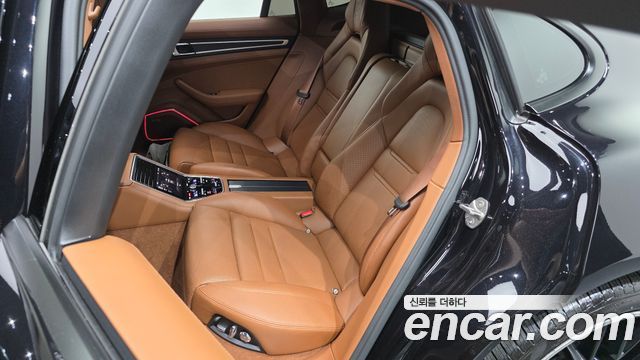 Porsche Panamera 2021 — photo 16