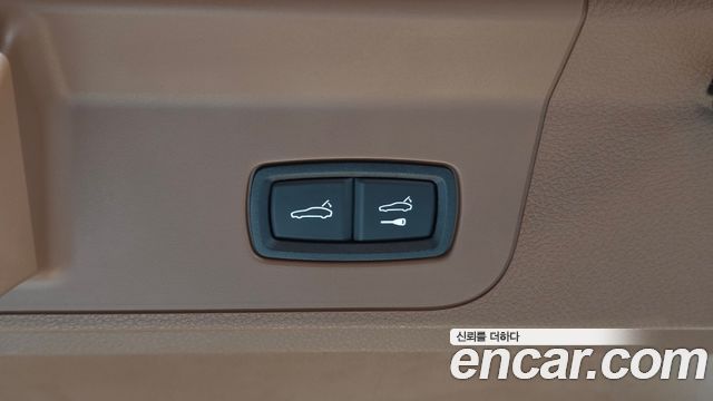 Porsche Panamera 2021 — photo 35