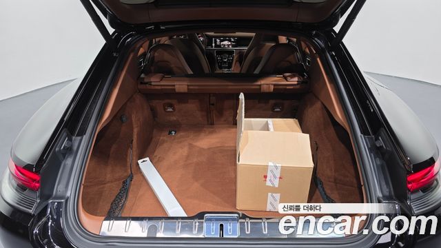 Porsche Panamera 2021 — photo 36