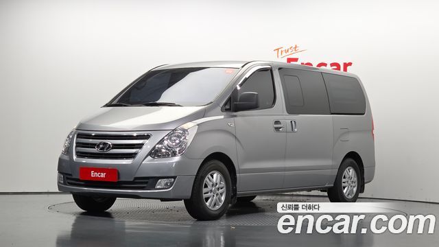 Hyundai Starex 2017 — photo 1