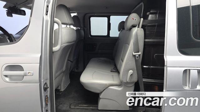 Hyundai Starex 2017 — photo 17